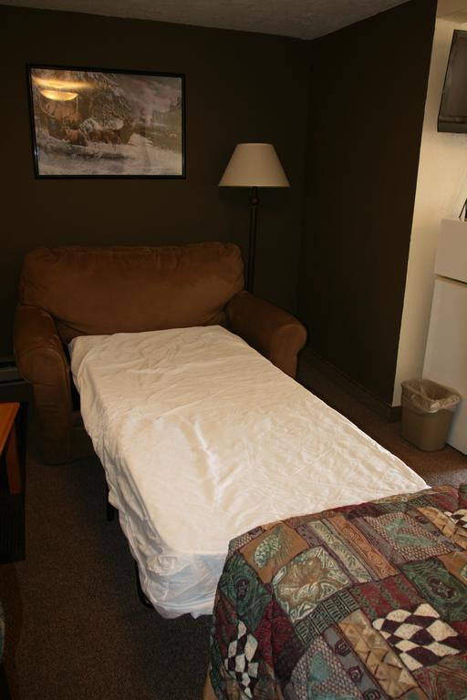 Falls Motel 톰슨 폴 객실 사진