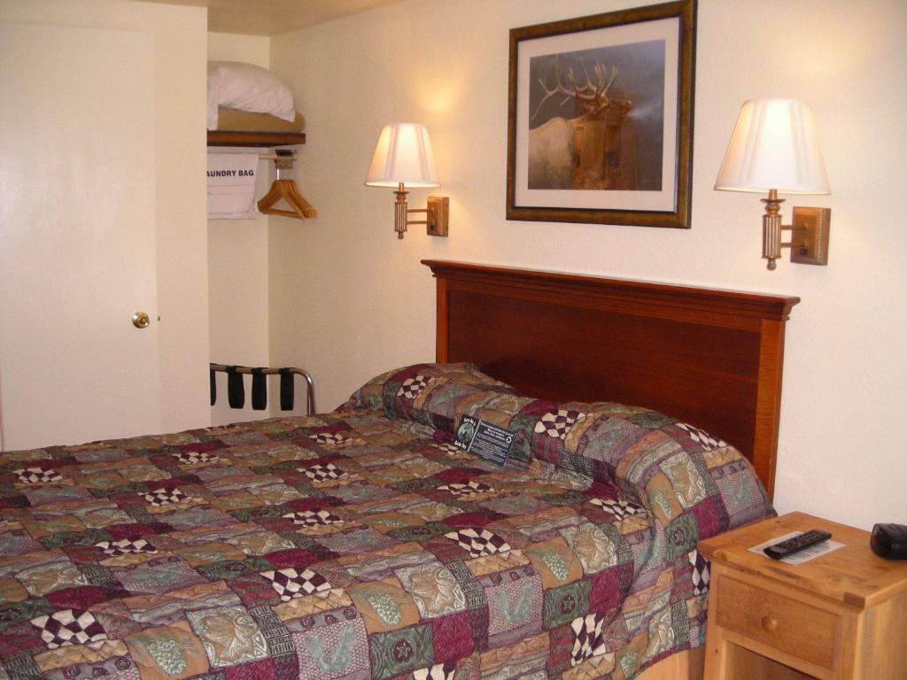 Falls Motel 톰슨 폴 객실 사진